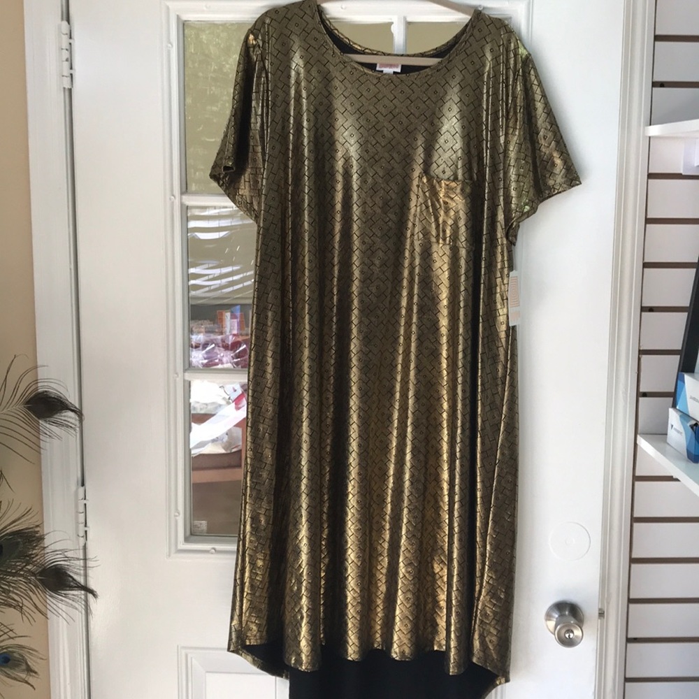 Carly Elegant black and gold squares